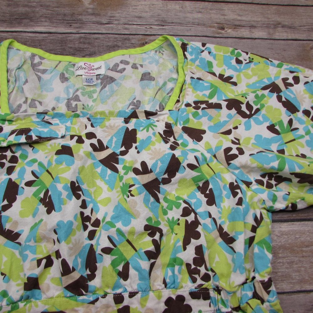 Live Sweet Urbane Floral Scrub Top Large